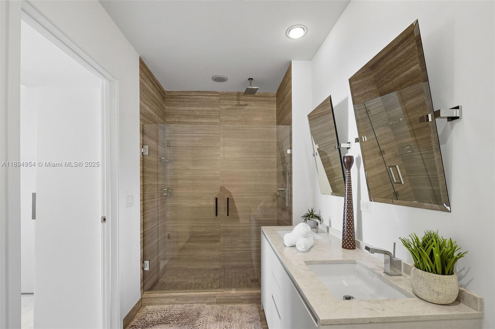 1010 Brickell Ave # 4704