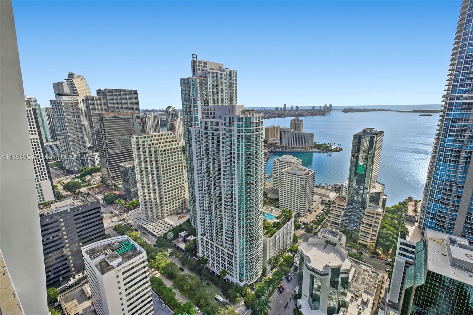 1010 Brickell Ave # 4704