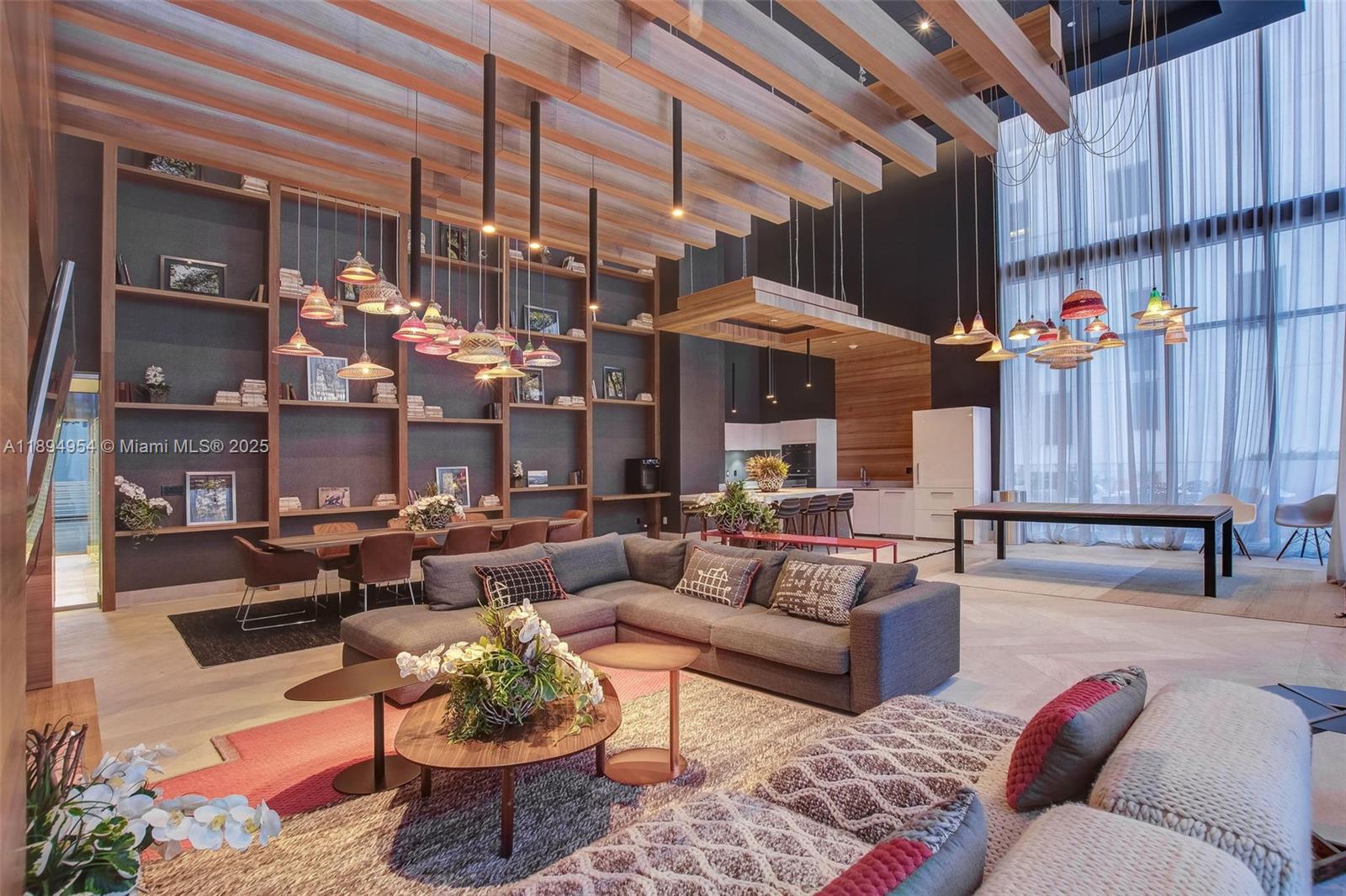 1010 Brickell Ave # 4704