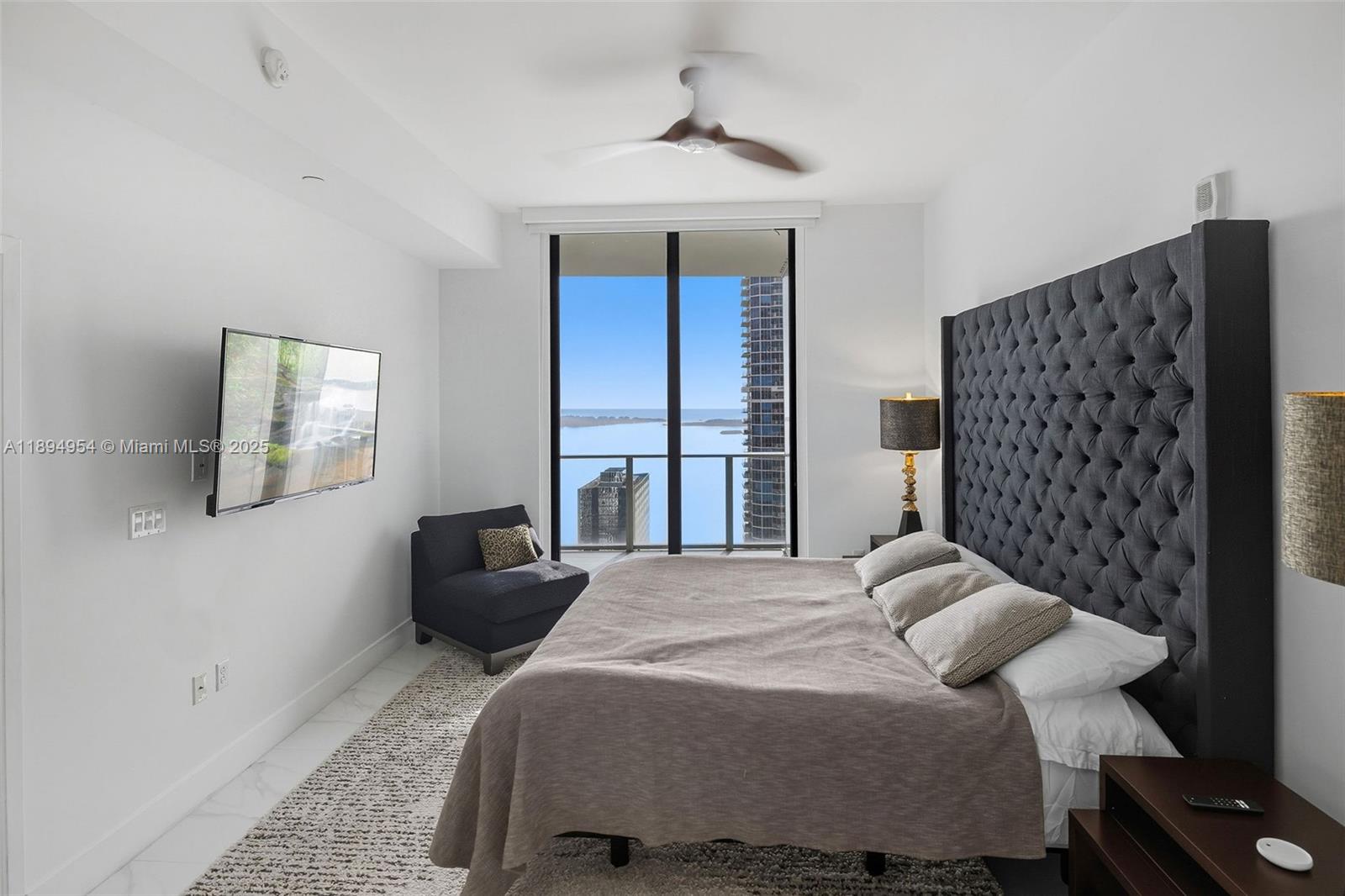 1010 Brickell Ave # 4704