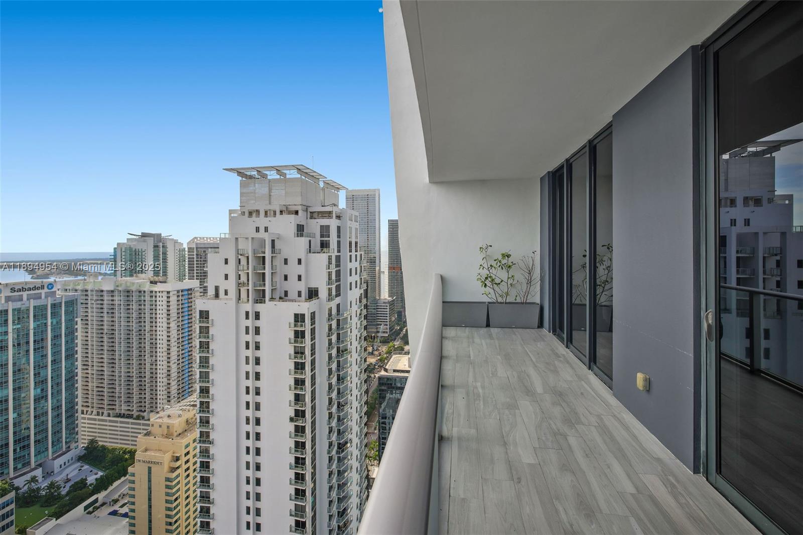 1010 Brickell Ave # 4704