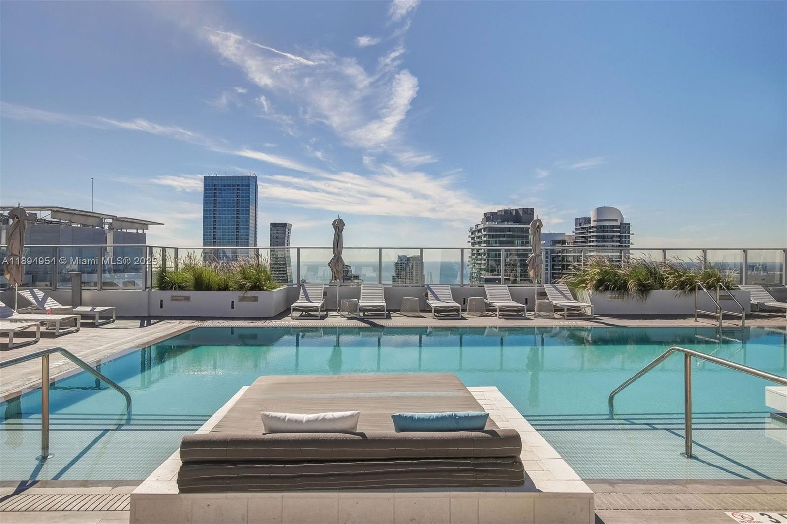 1010 Brickell Ave # 4704