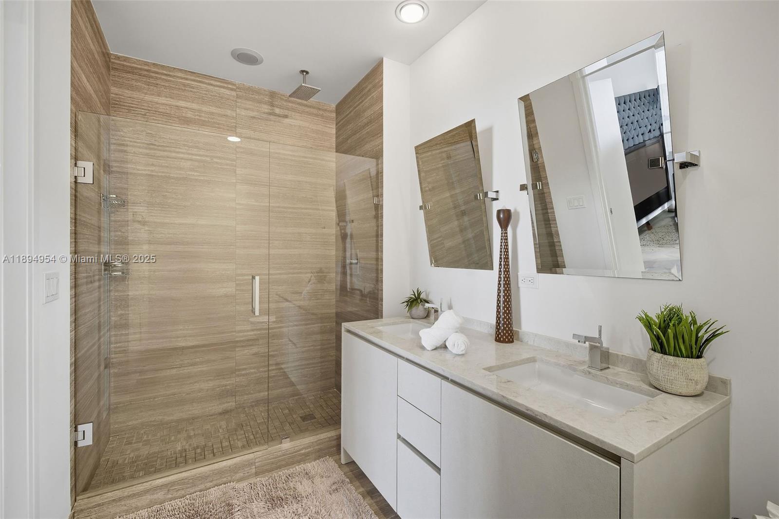 1010 Brickell Ave # 4704