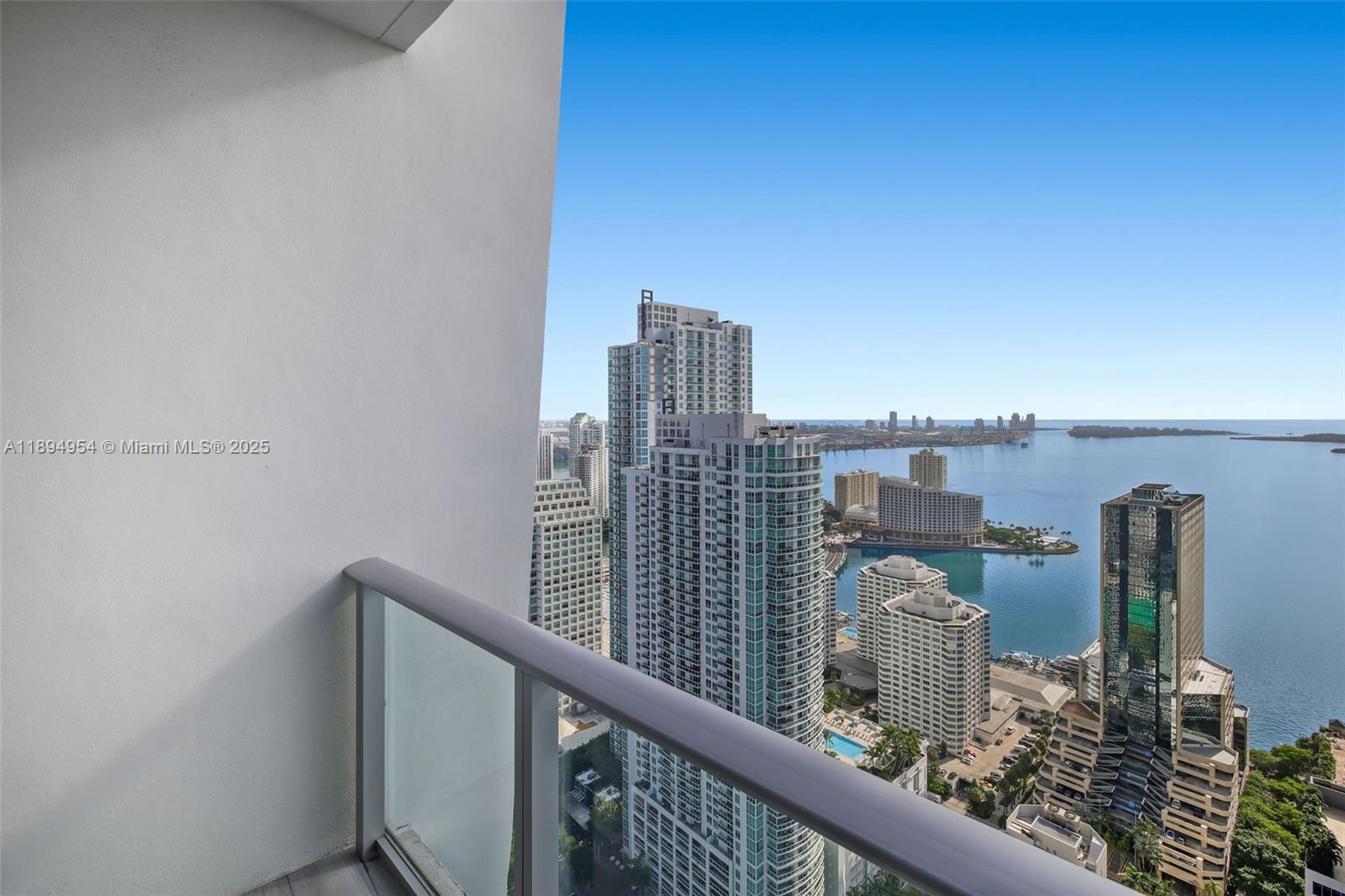 1010 Brickell Ave # 4704