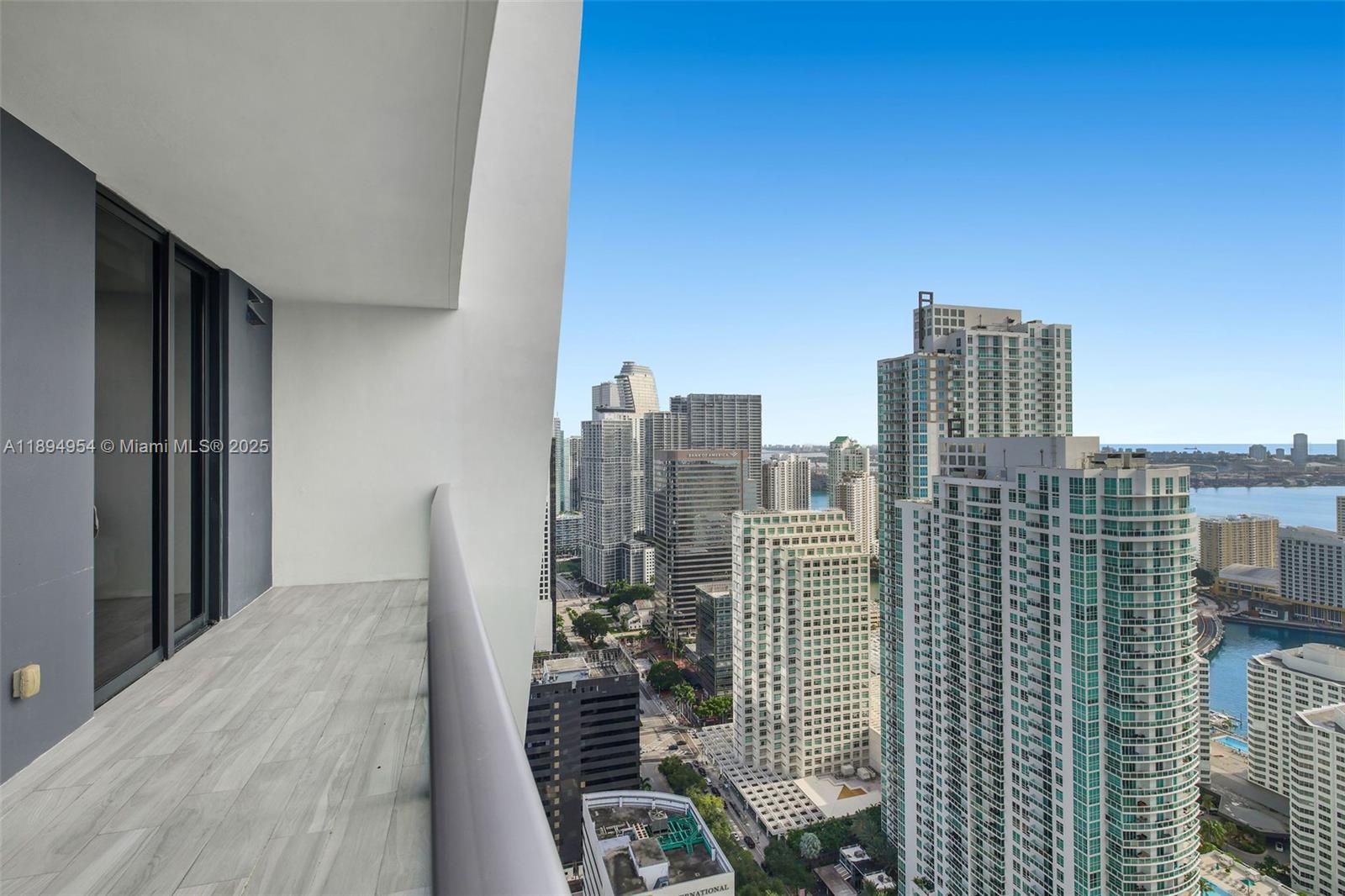1010 Brickell Ave # 4704