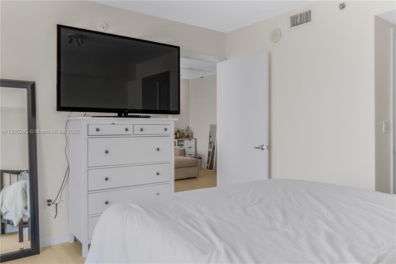 50 Biscayne Blvd # 1505