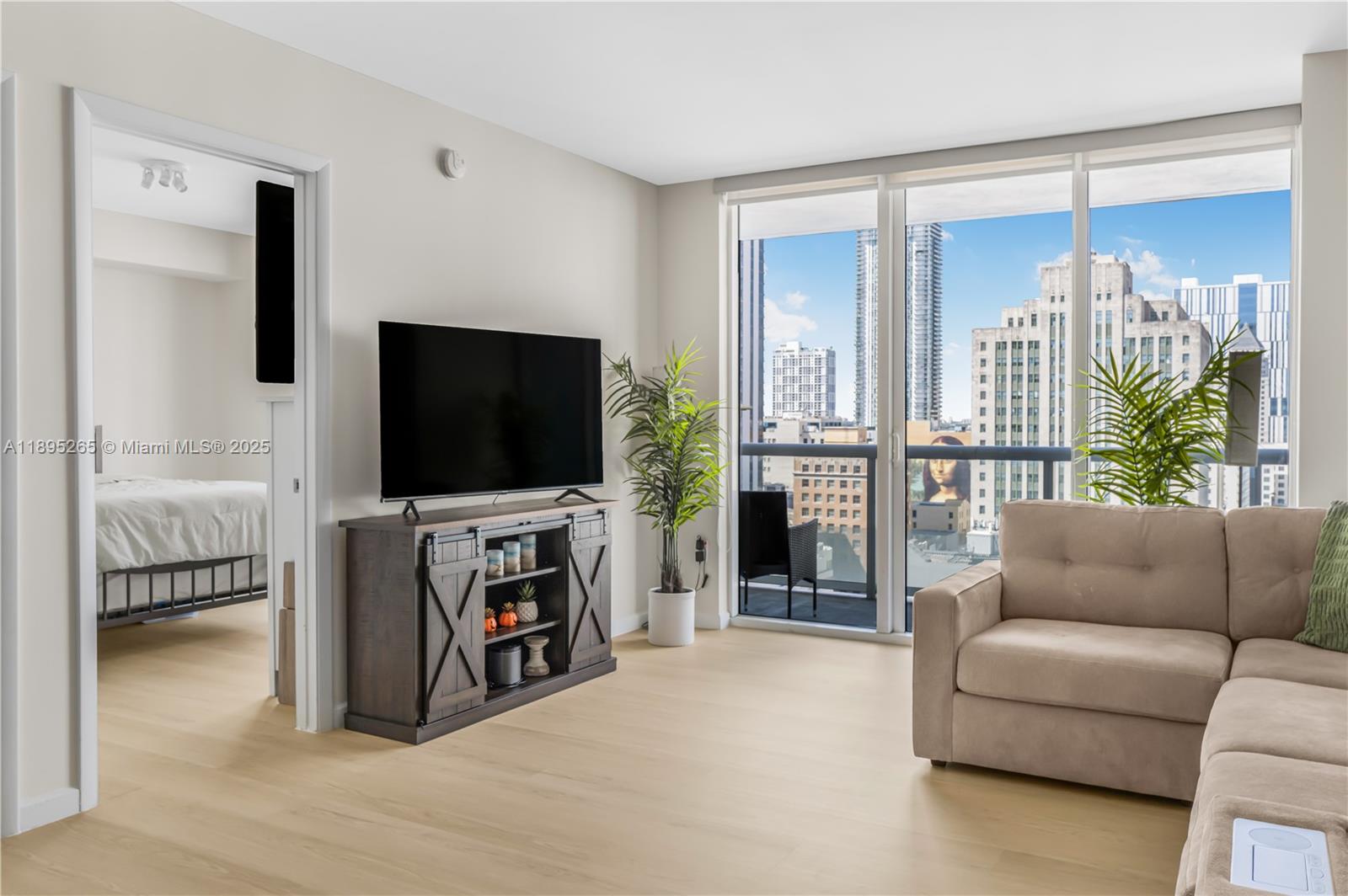 50 Biscayne Blvd # 1505