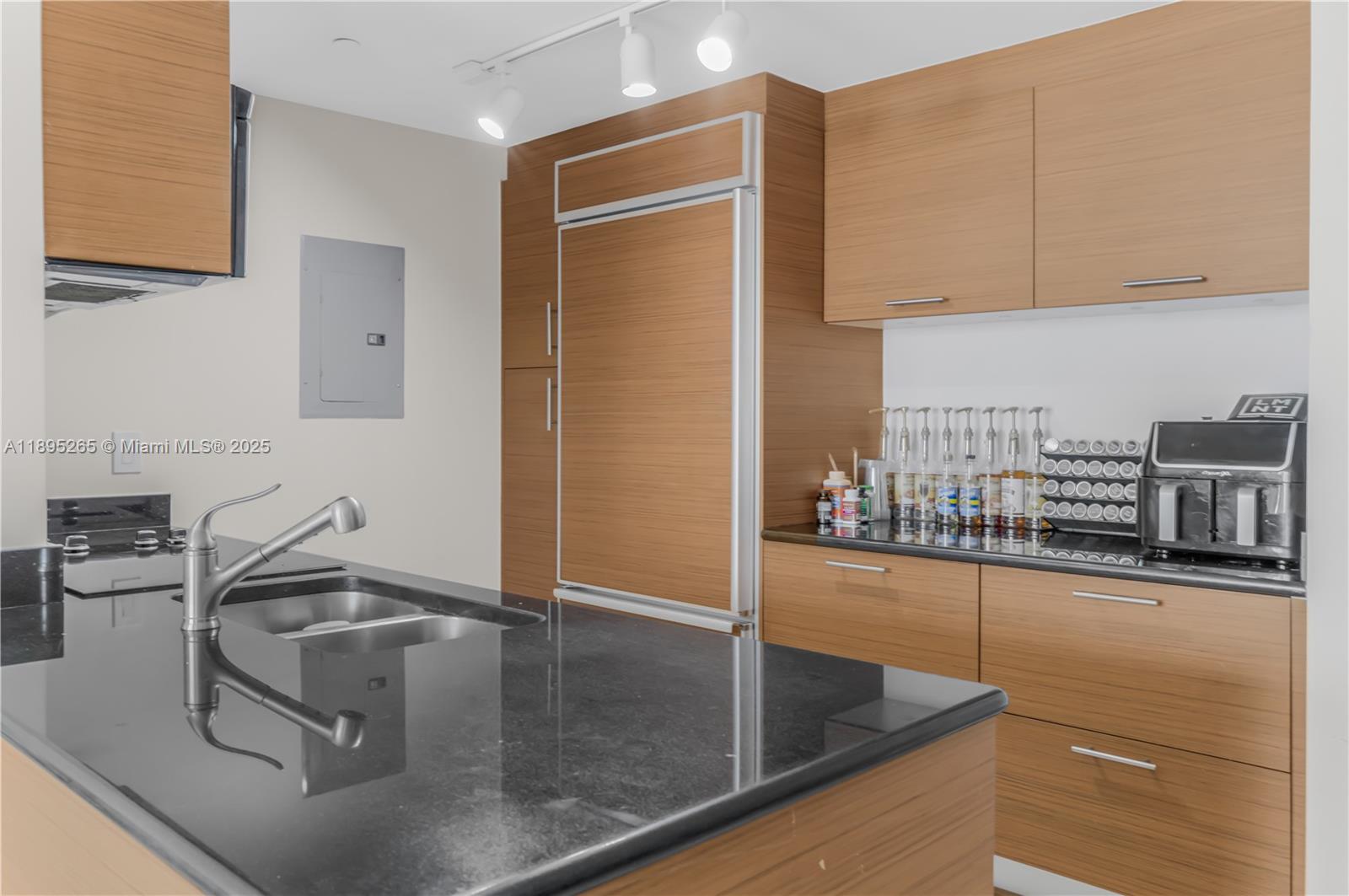 50 Biscayne Blvd # 1505