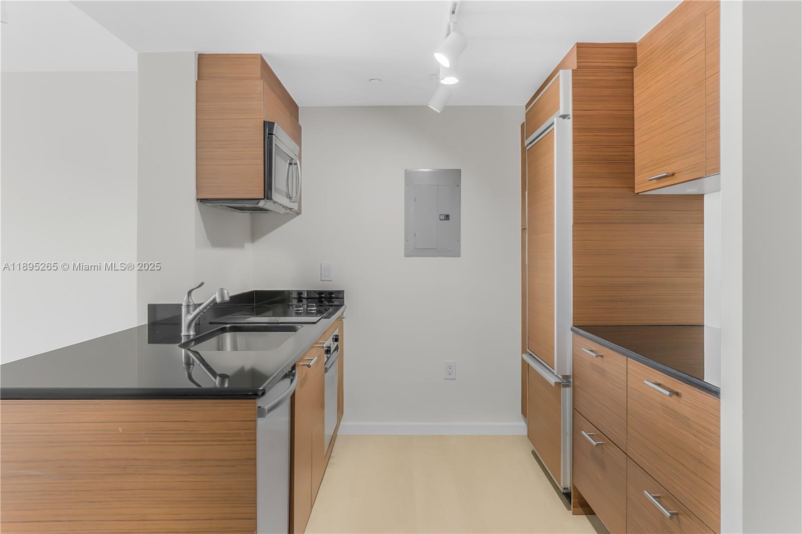 50 Biscayne Blvd # 1505