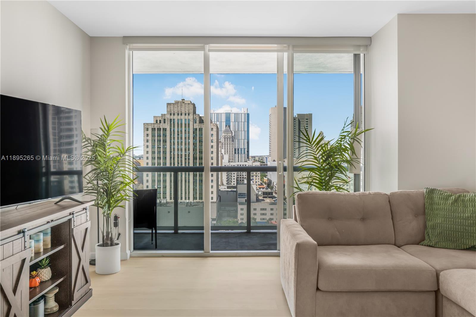 50 Biscayne Blvd # 1505