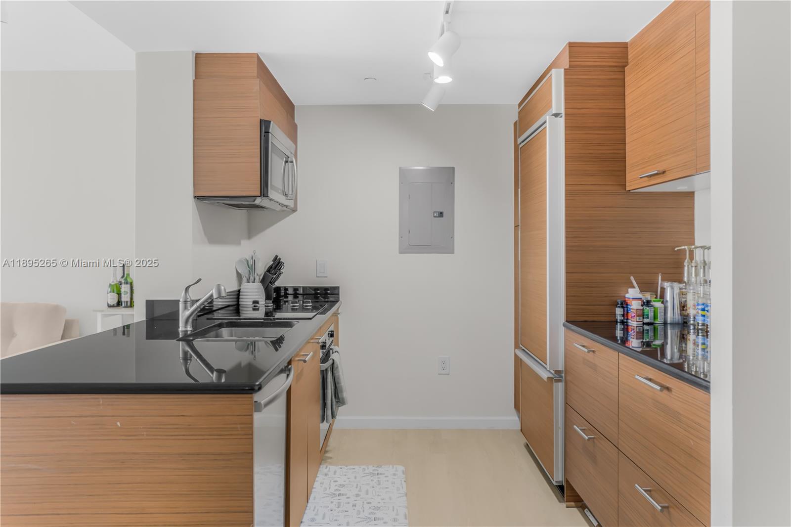 50 Biscayne Blvd # 1505