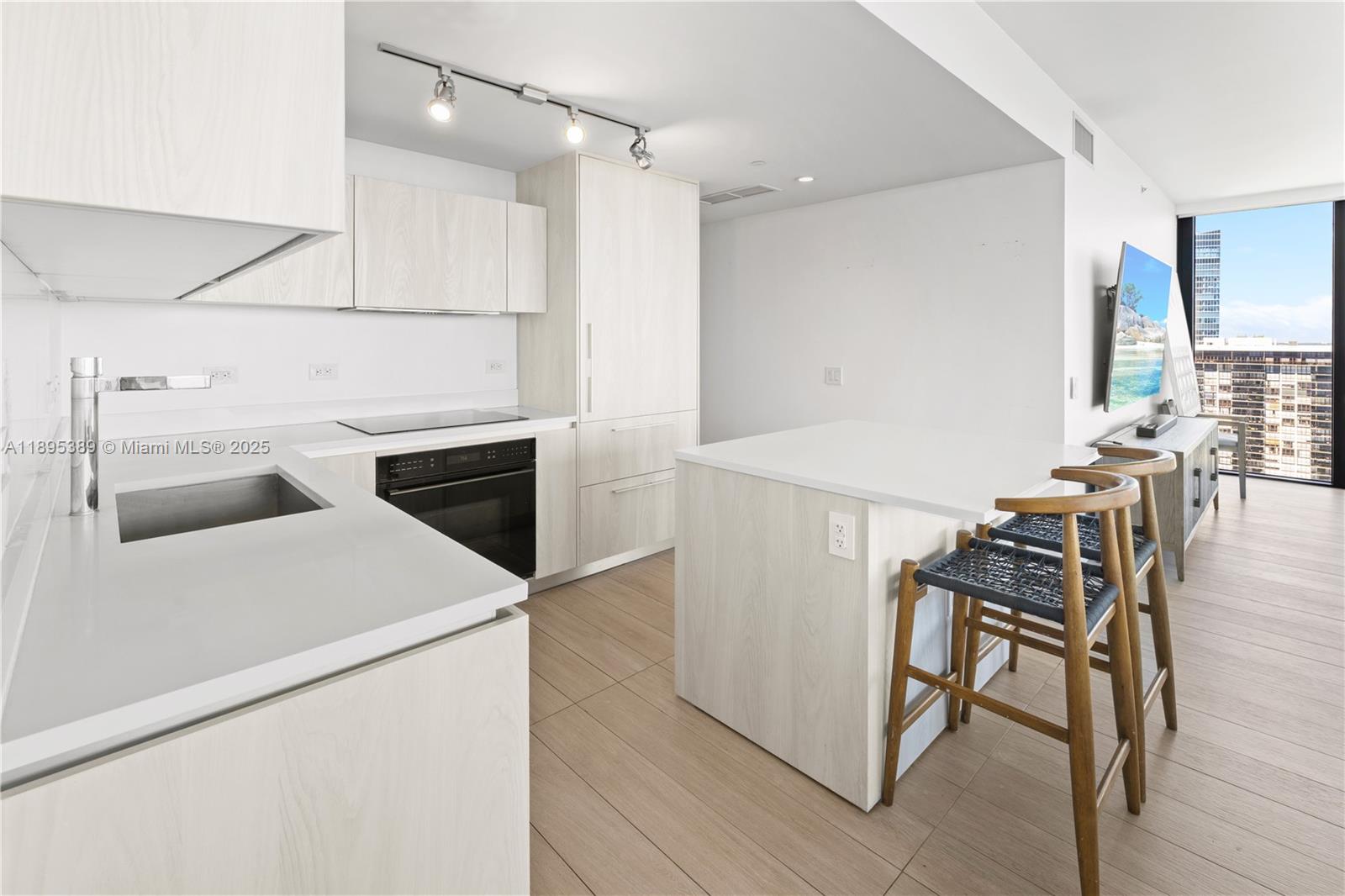 3131 NE 7th Ave # 2206