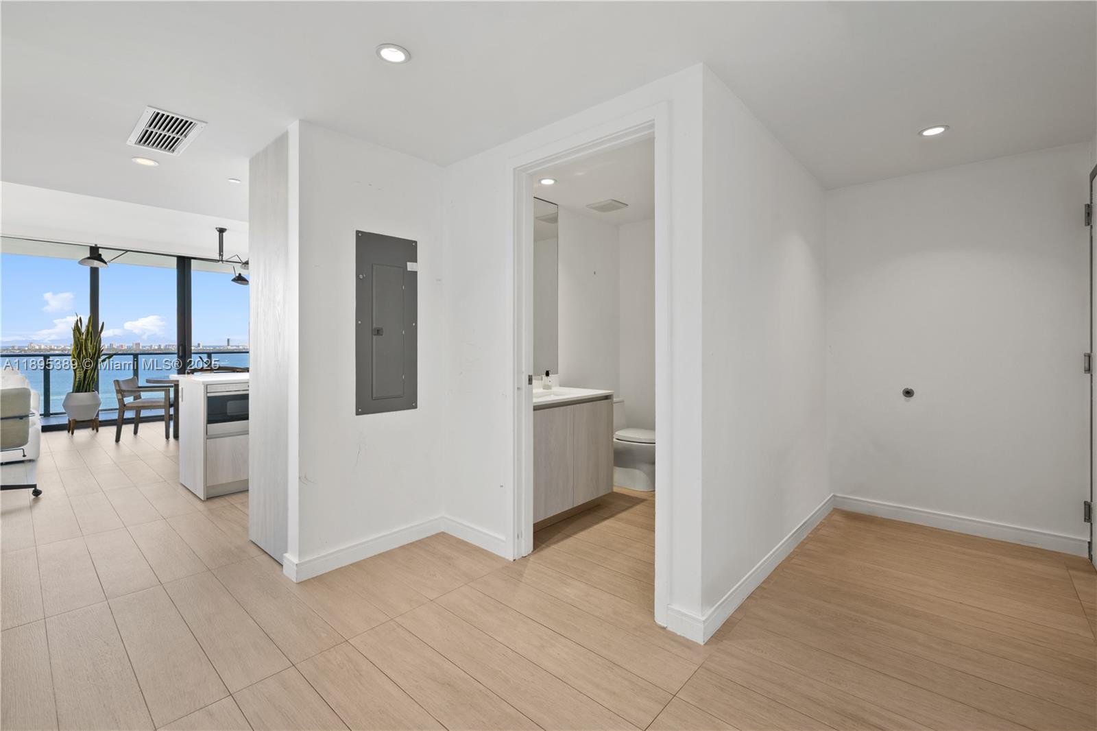 3131 NE 7th Ave # 2206