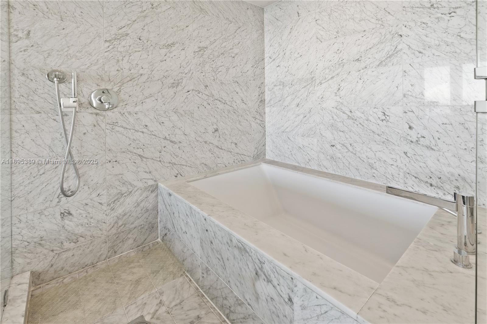 3131 NE 7th Ave # 2206