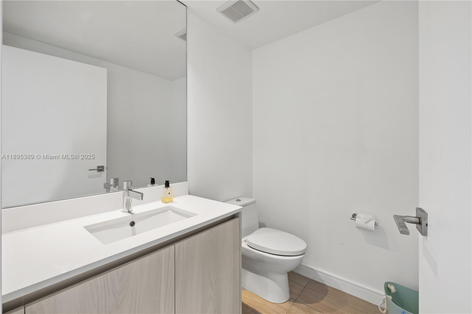 3131 NE 7th Ave # 2206