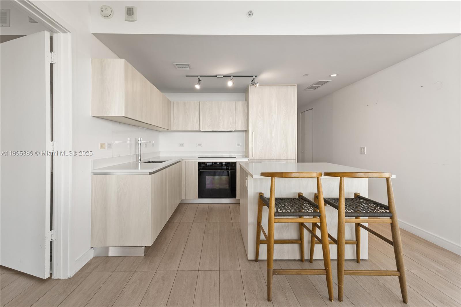 3131 NE 7th Ave # 2206