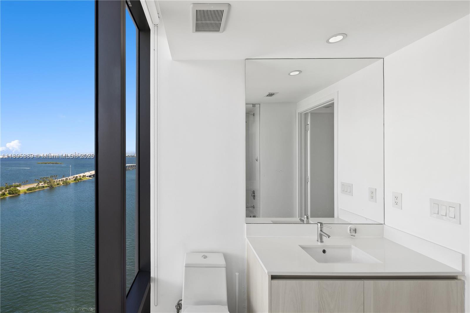 3131 NE 7th Ave # 2206