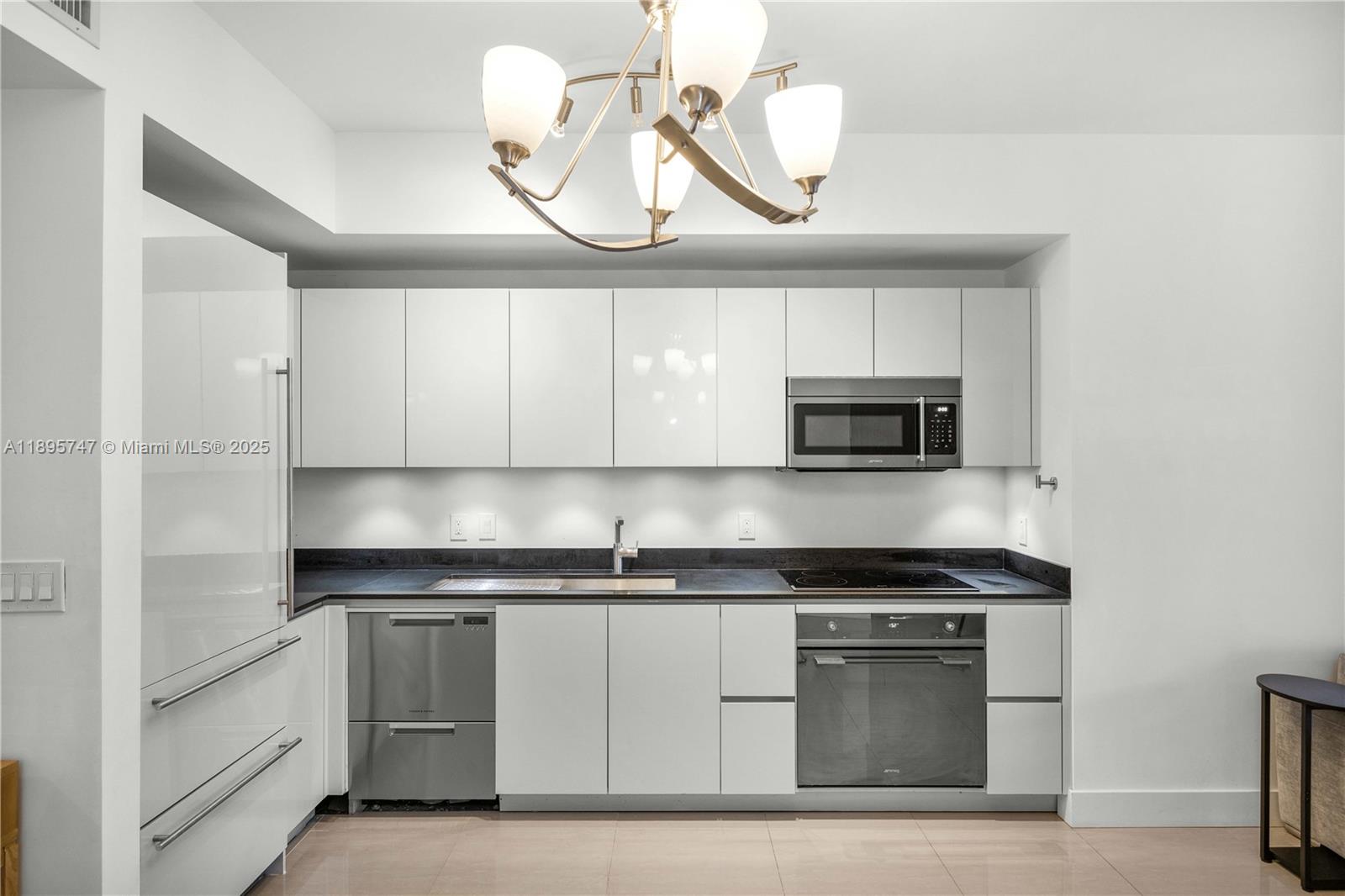 1010 Brickell Ave # 3208