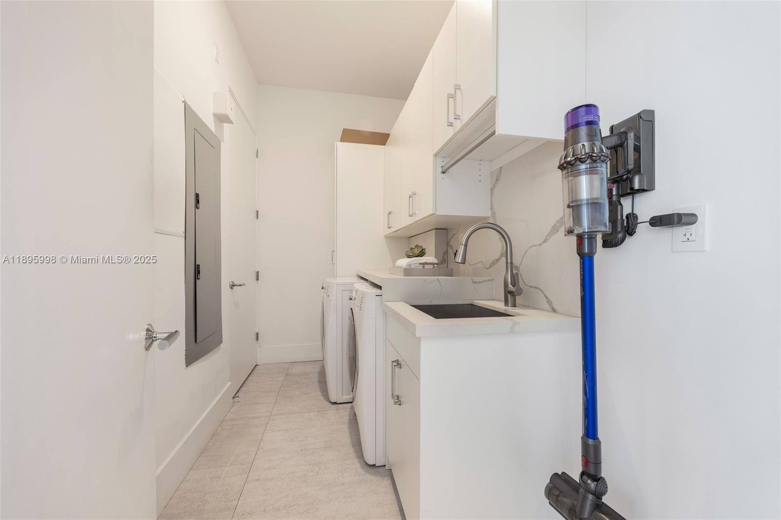 2669 S Bayshore Dr # 804N