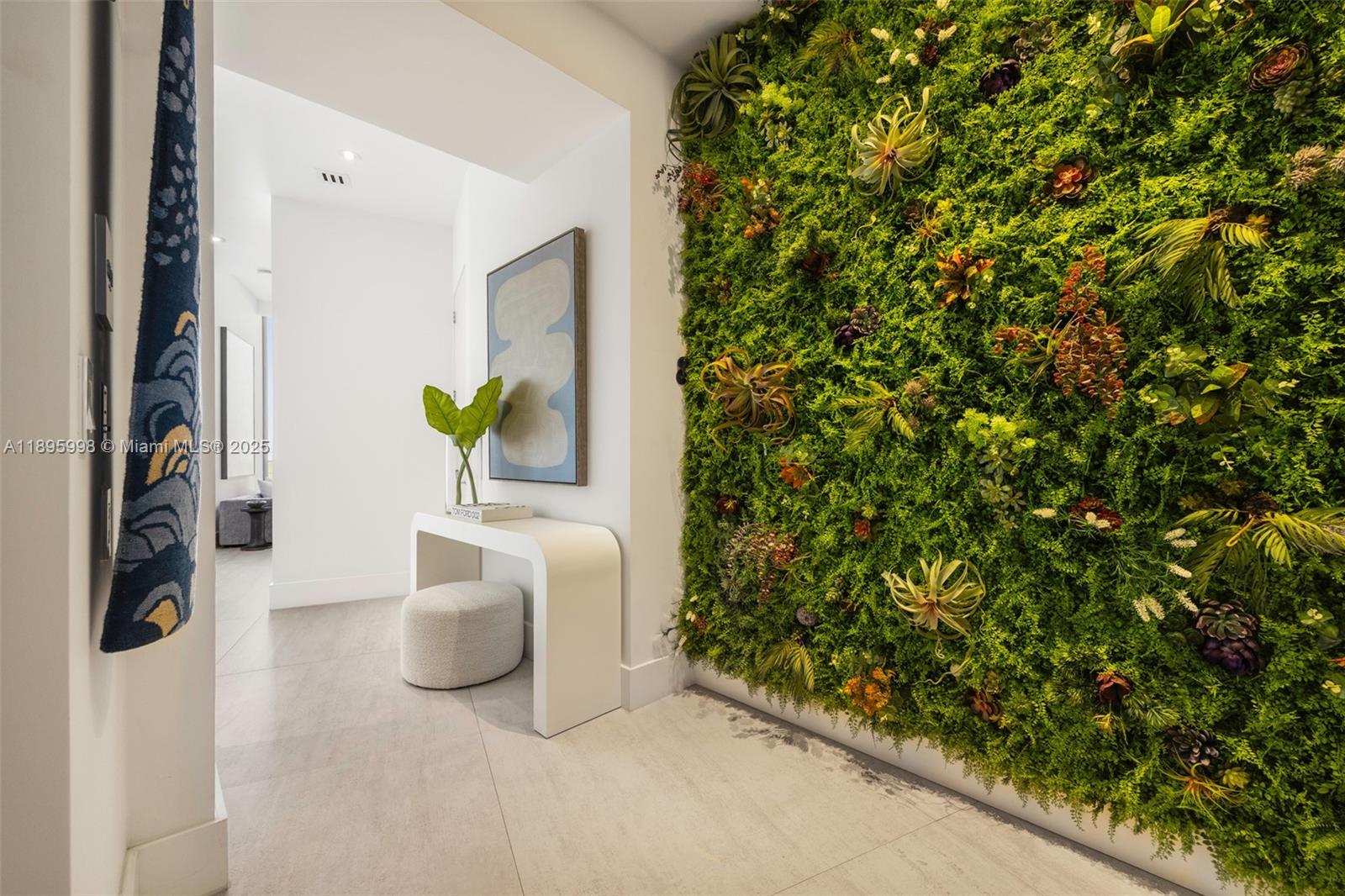 2669 S Bayshore Dr # 804N