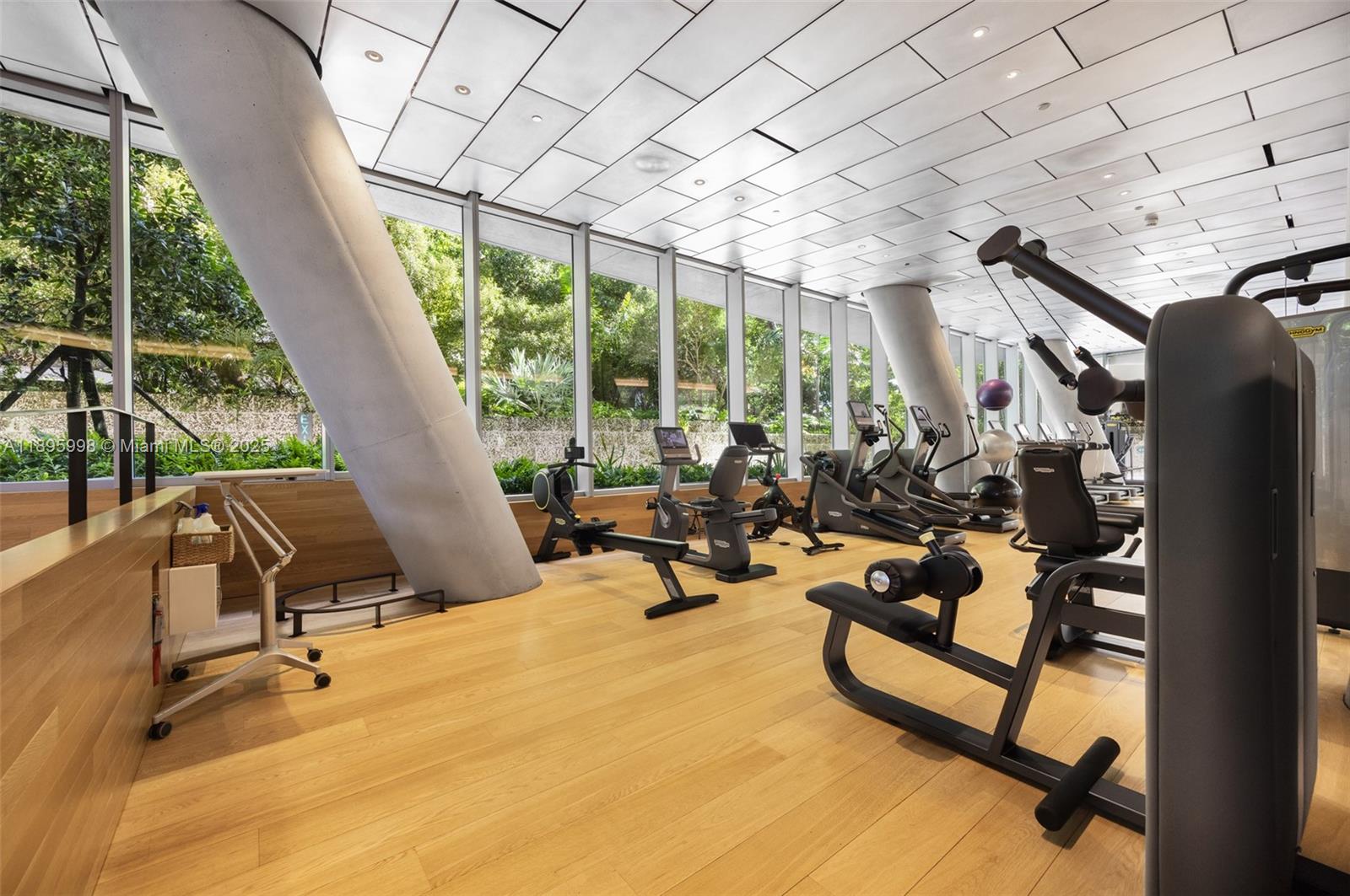 2669 S Bayshore Dr # 804N