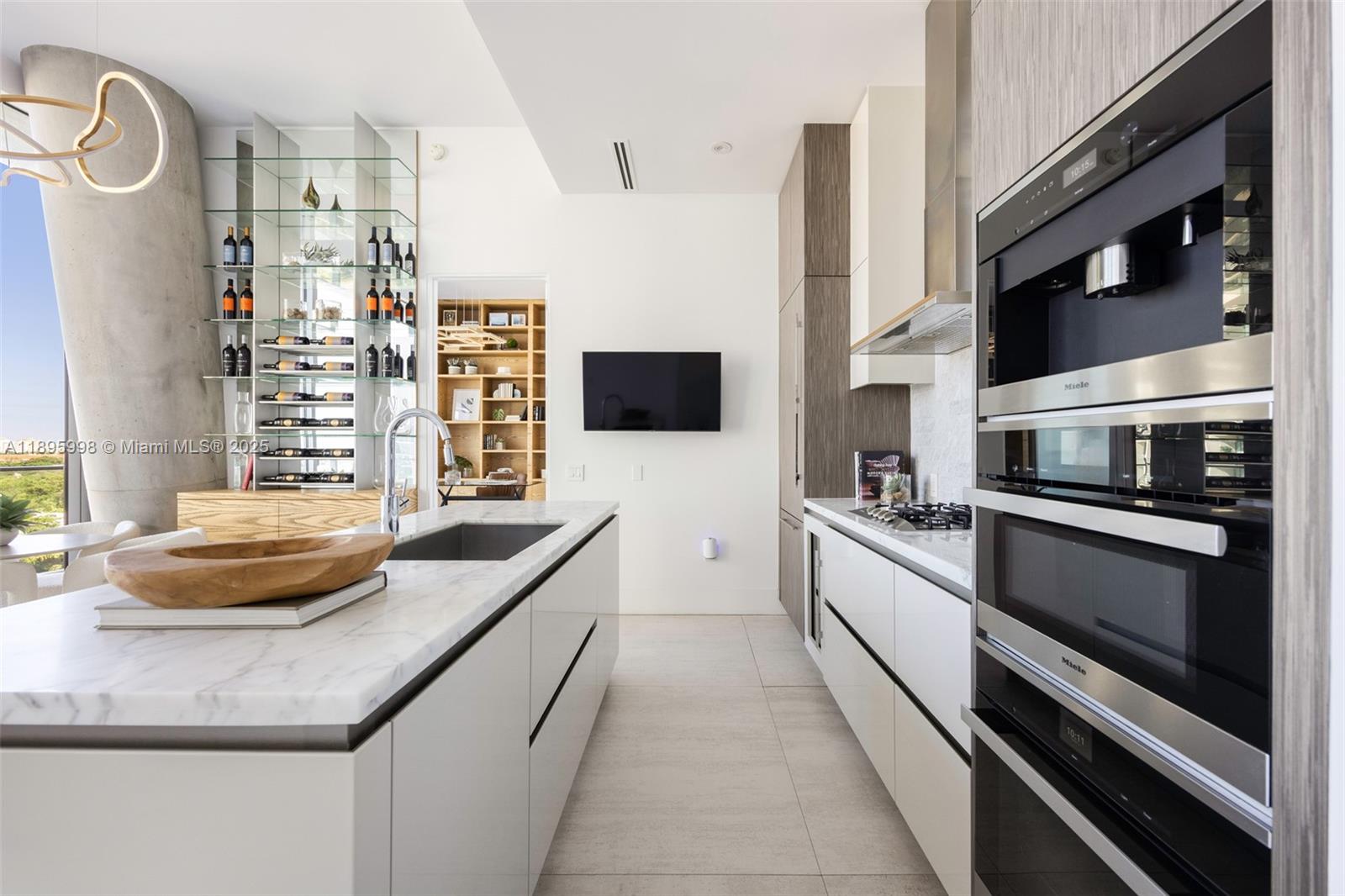 2669 S Bayshore Dr # 804N