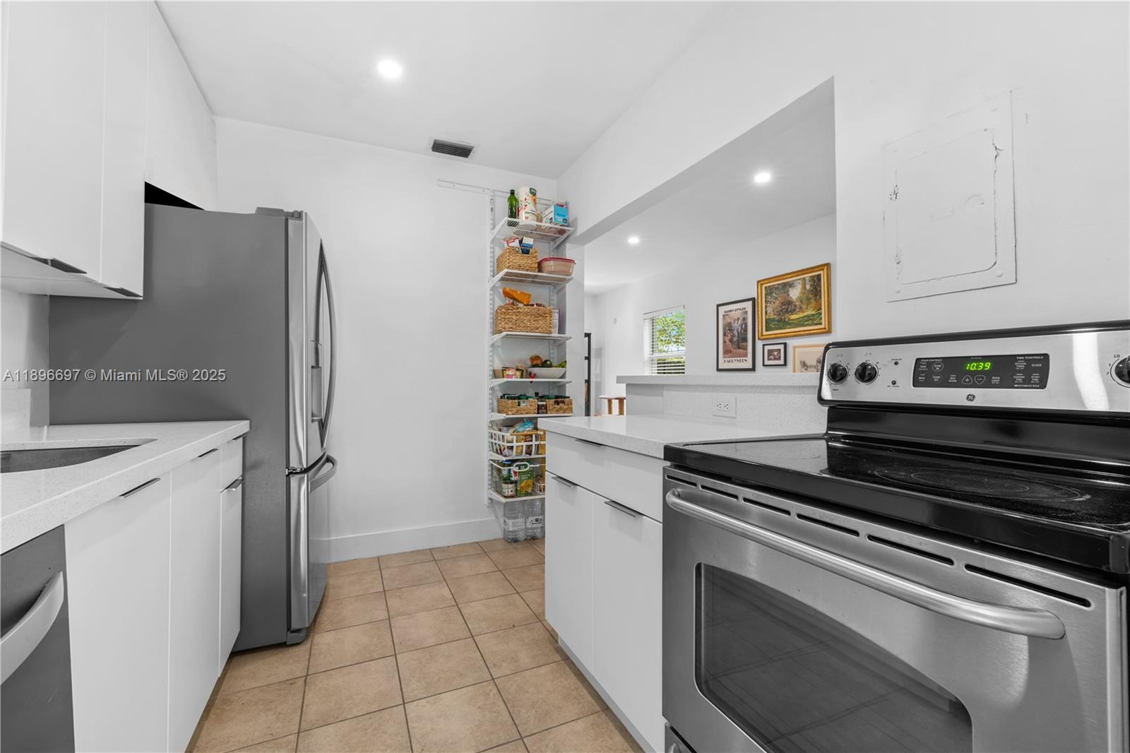 6395 SW 41st St, South Miami