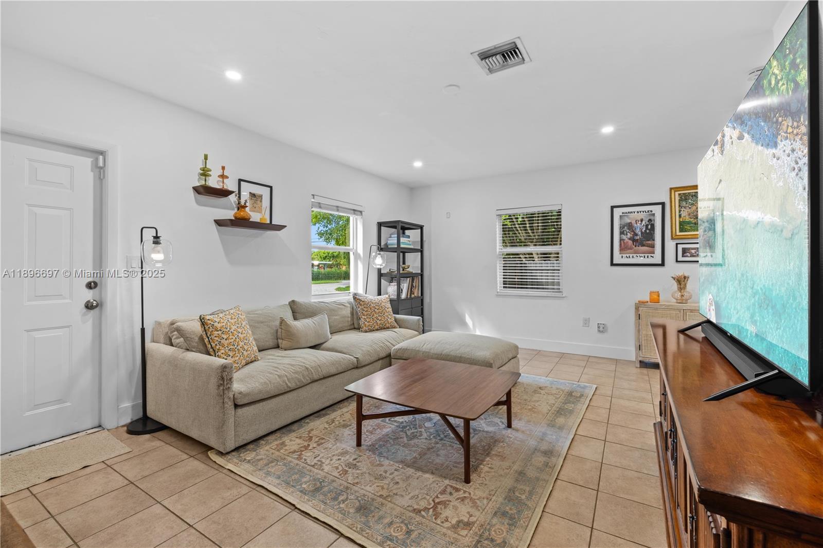 6395 SW 41st St, South Miami