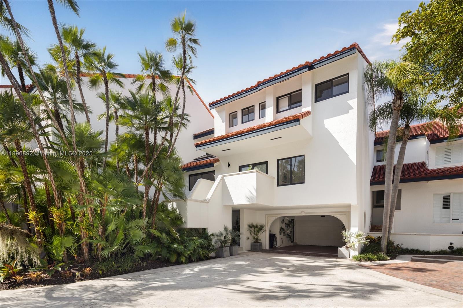2000 S Bayshore Dr # 4, Coconut Grove Unit: 4