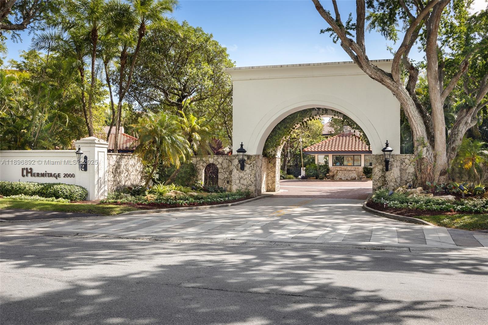 2000 S Bayshore Dr # 4, Coconut Grove Unit: 4