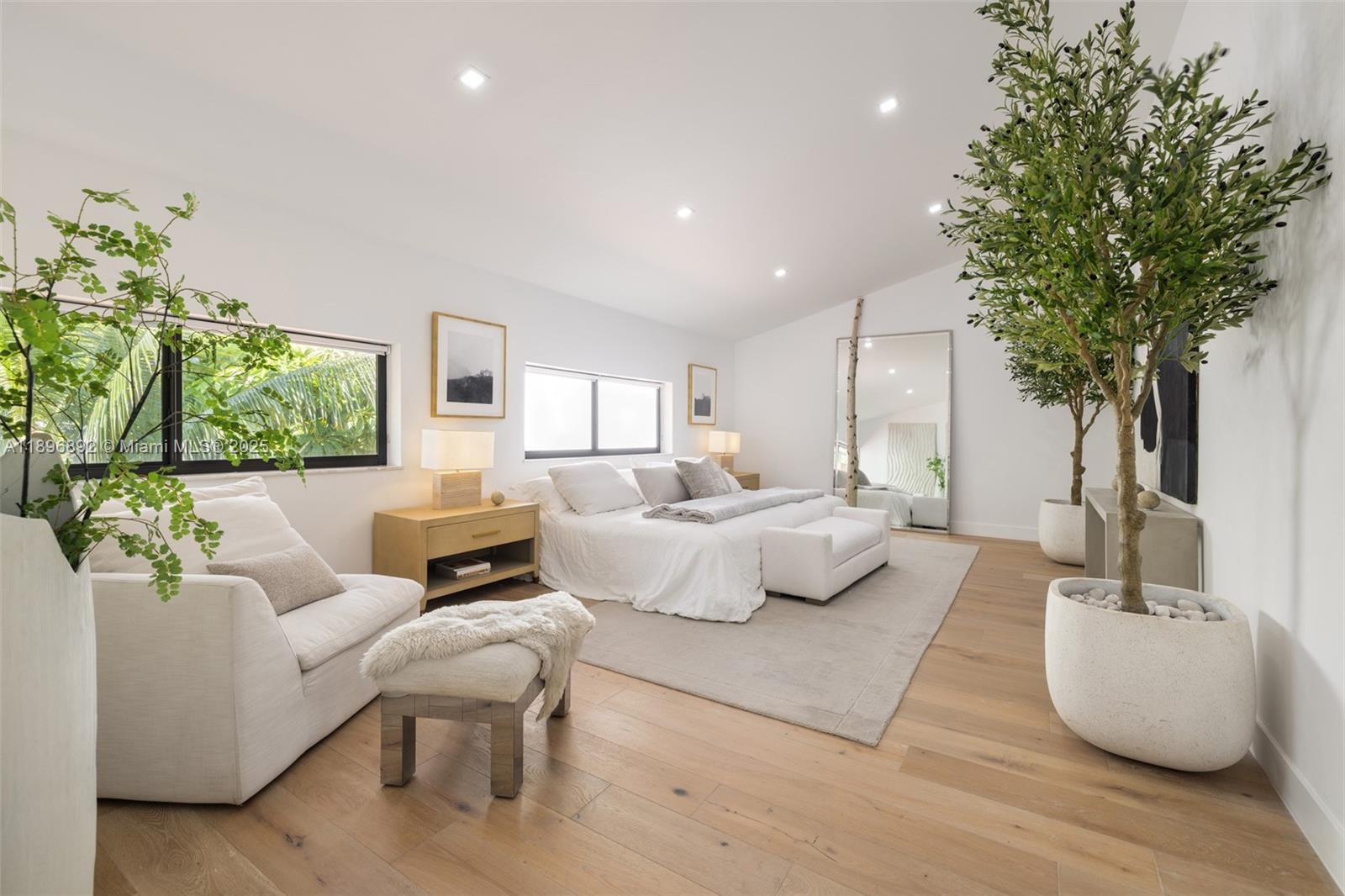 2000 S Bayshore Dr # 4, Coconut Grove Unit: 4