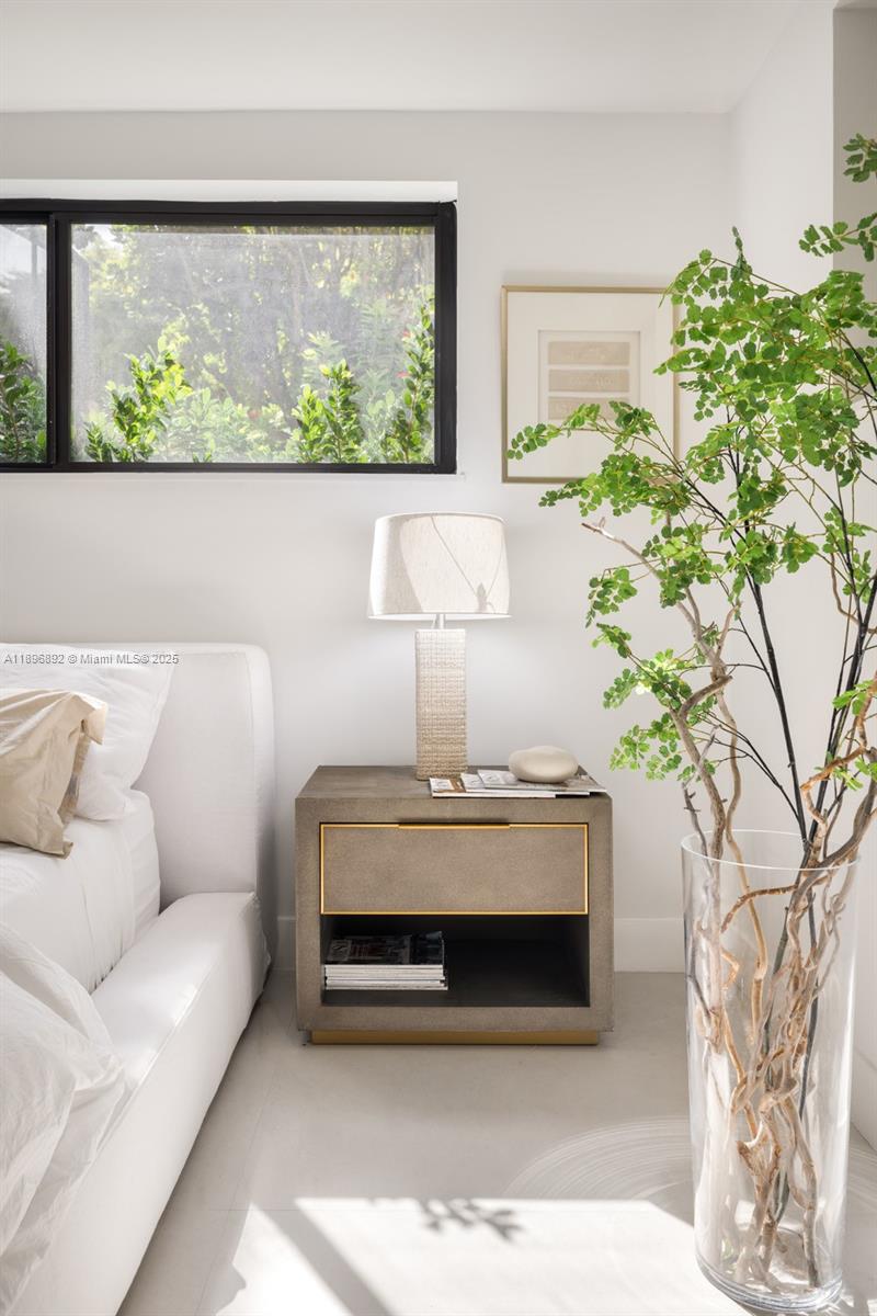 2000 S Bayshore Dr # 4, Coconut Grove Unit: 4