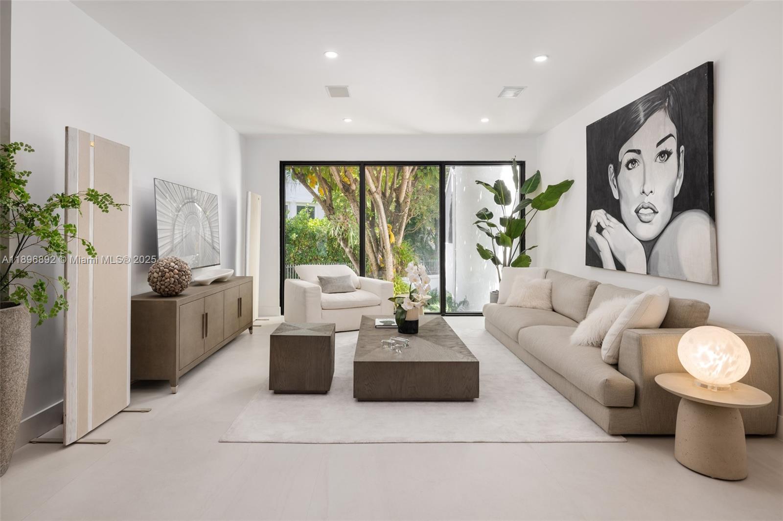 2000 S Bayshore Dr # 4, Coconut Grove Unit: 4