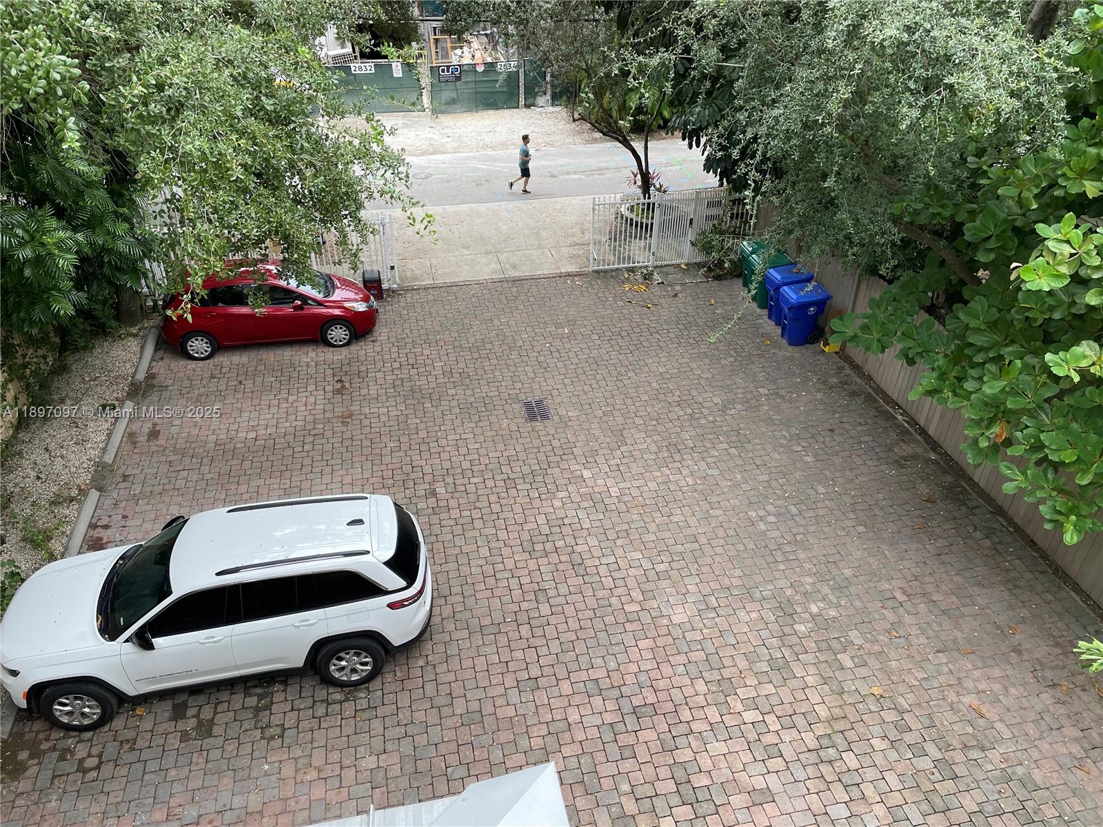 2845 Coconut Ave # 1