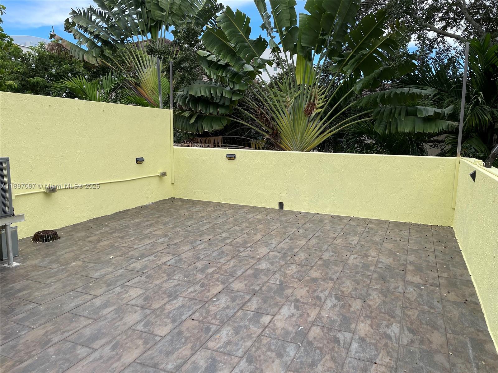 2845 Coconut Ave # 1