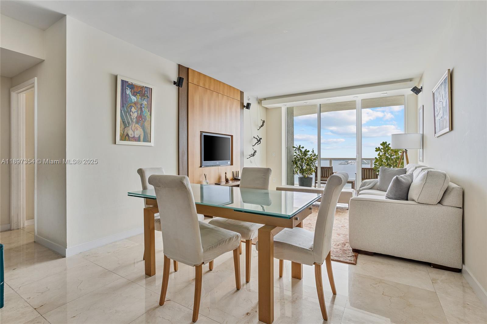 218 SE 14th St # 2105, Miami Unit: 2105