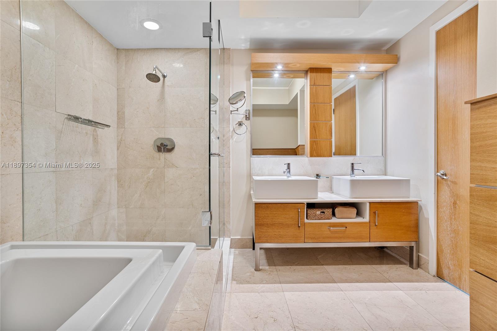 218 SE 14th St # 2105, Miami Unit: 2105