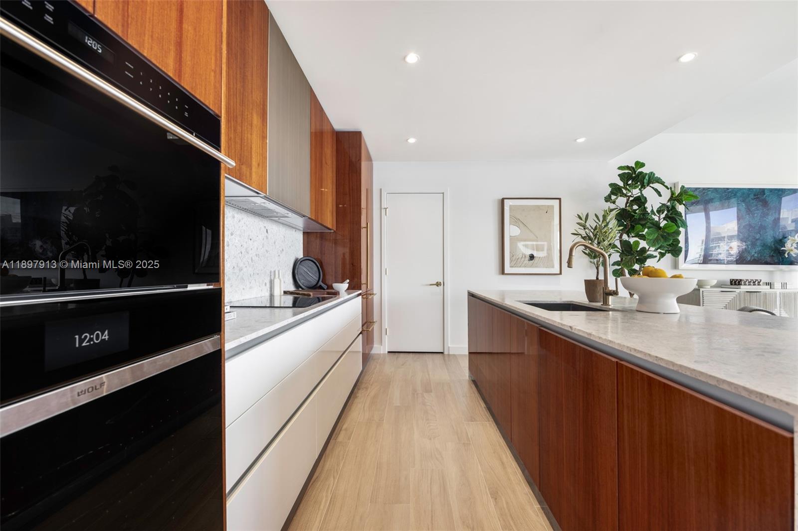 2678 Tigertail Ave # 1706, Coconut Grove Unit: 1706