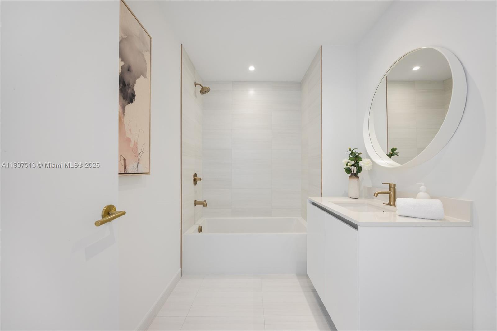 2678 Tigertail Ave # 1706, Coconut Grove Unit: 1706