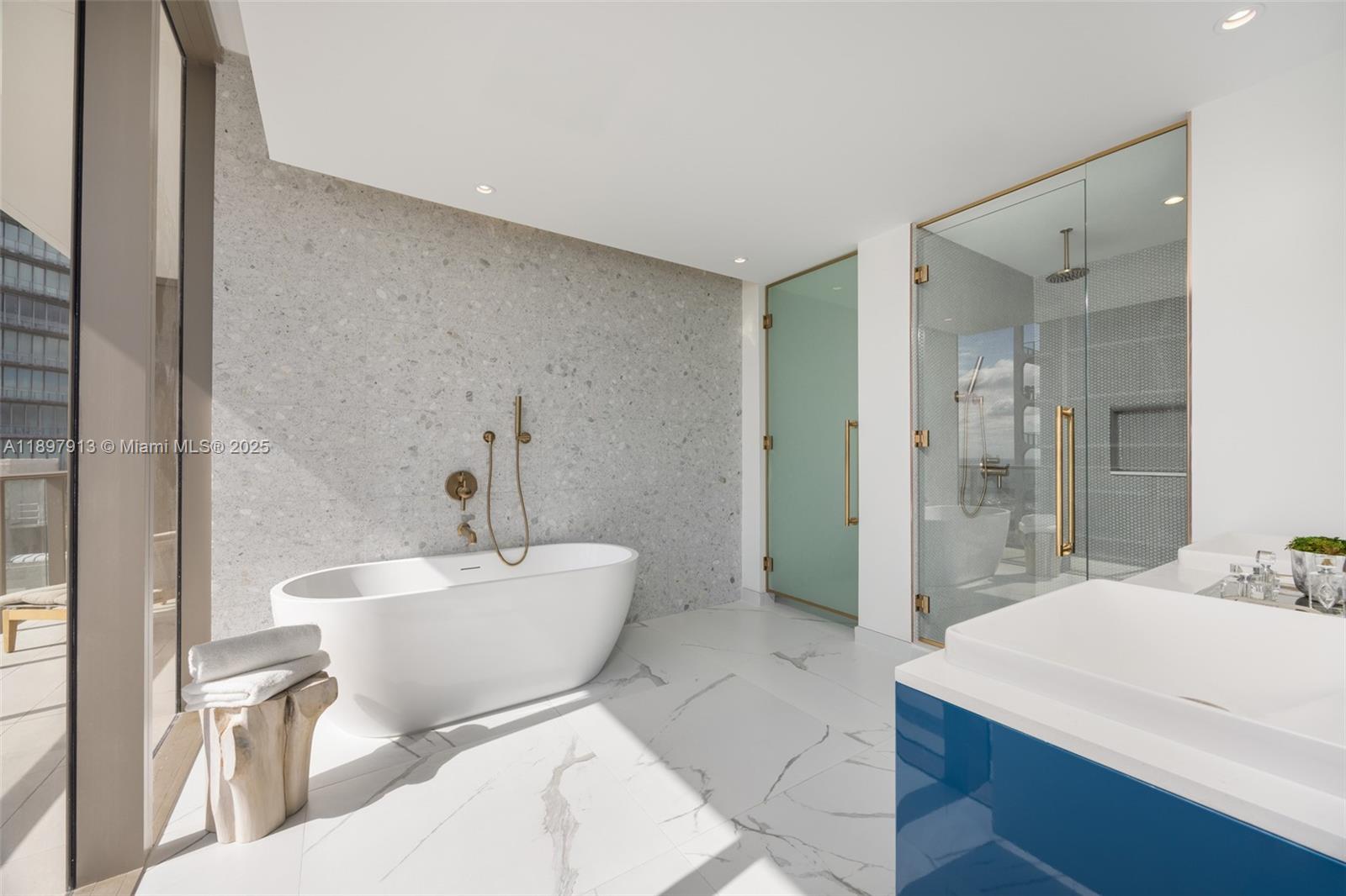 2678 Tigertail Ave # 1706, Coconut Grove Unit: 1706