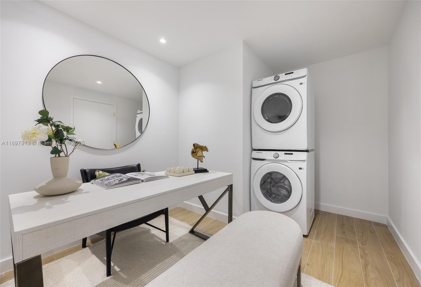 2678 Tigertail Ave # 1706, Coconut Grove Unit: 1706