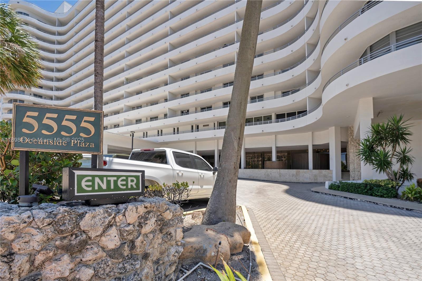 5555 Collins Ave # 8P, Miami Beach Unit: 8P