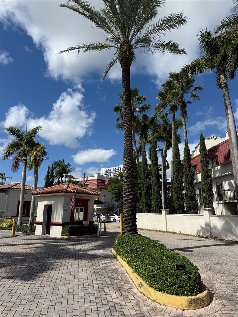 6705 N Kendall Dr # 314, Pinecrest Unit: 314