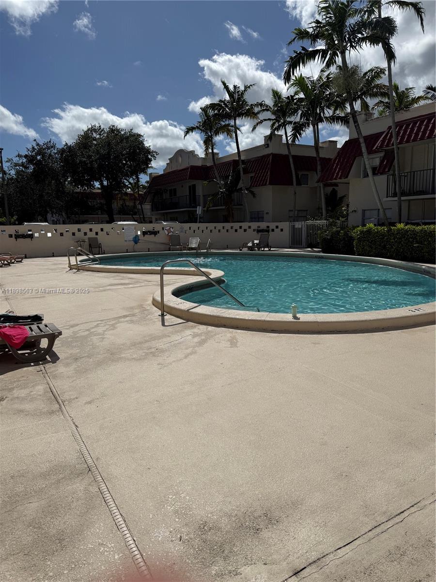 6705 N Kendall Dr # 314, Pinecrest Unit: 314