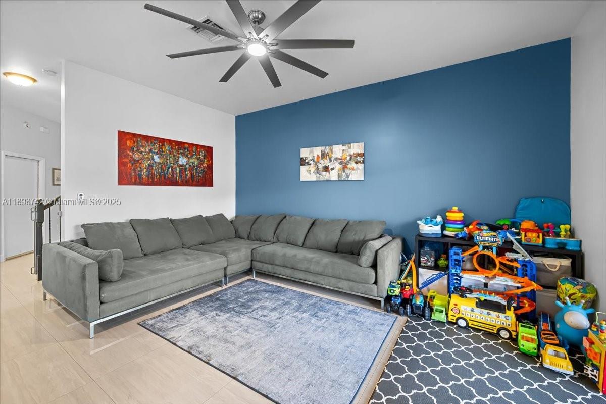 2726 Treasure Cove Cir, Dania Beach