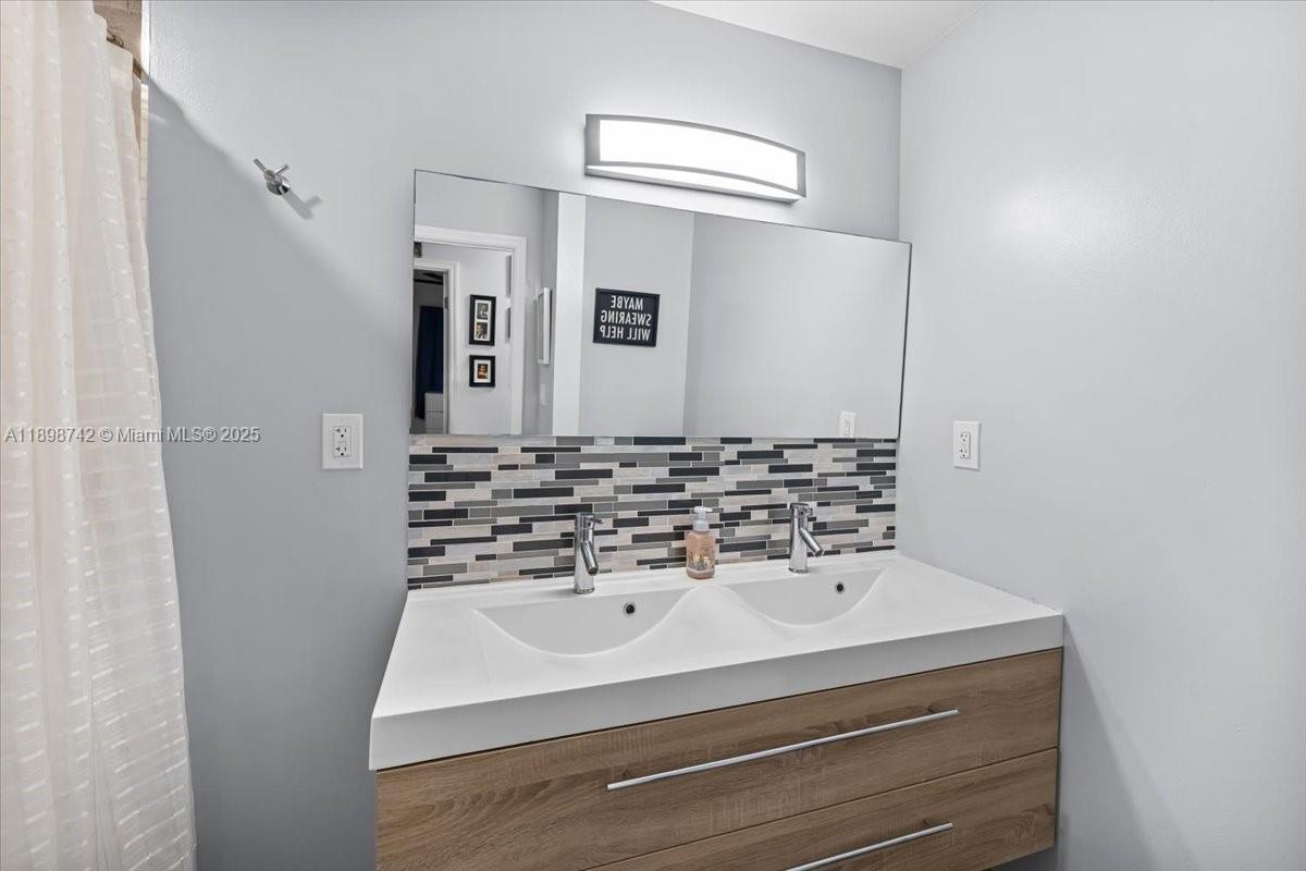 2726 Treasure Cove Cir, Dania Beach