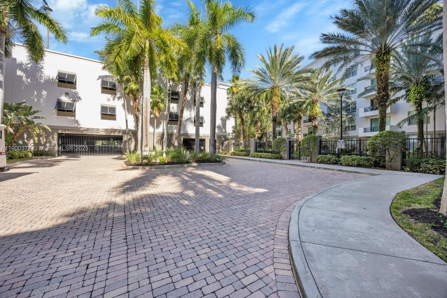 2421 NE 65th St # 211, Fort Lauderdale Unit: 211