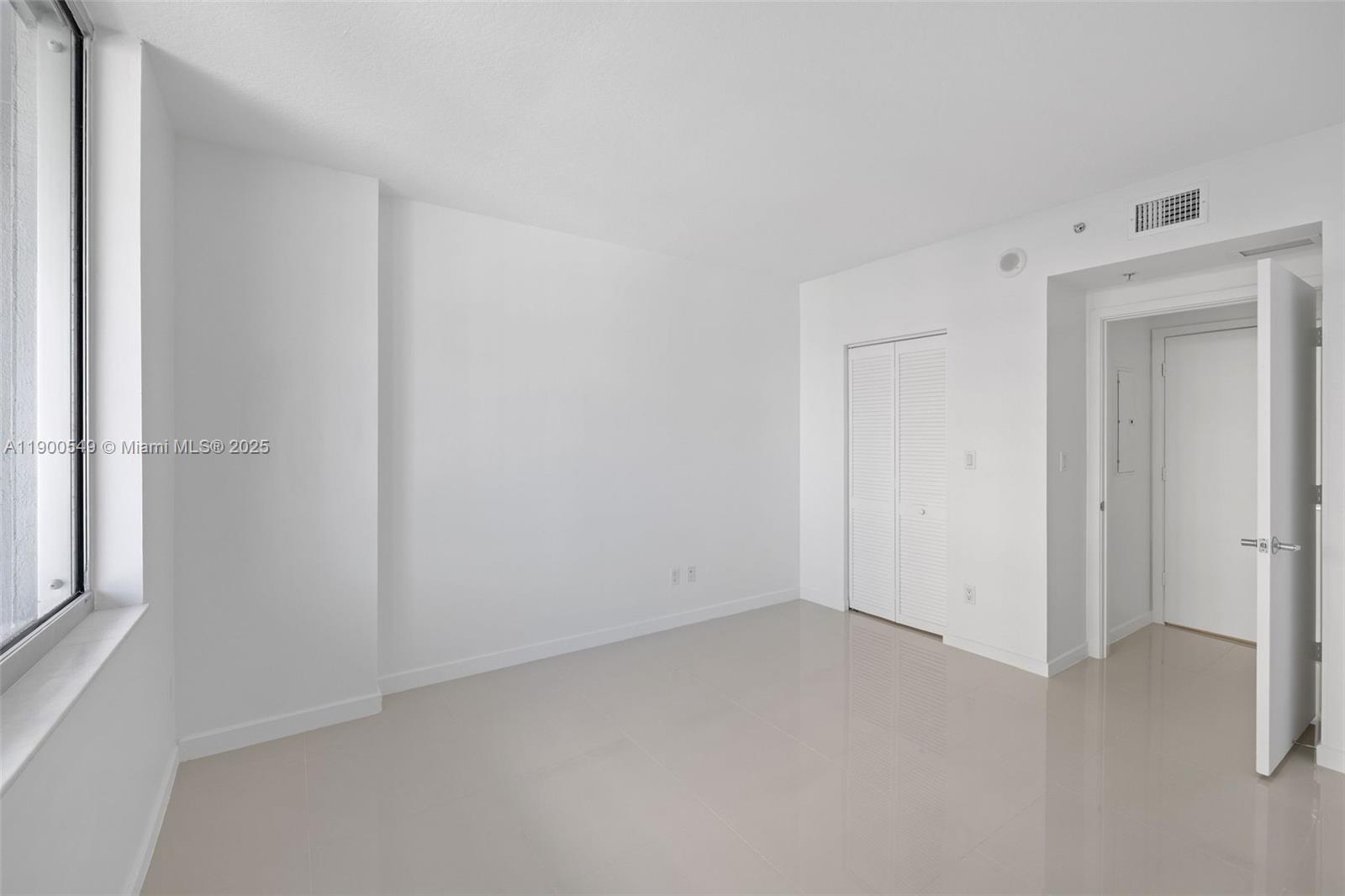 335 S Biscayne Blvd # 2604, Miami Unit: 2604