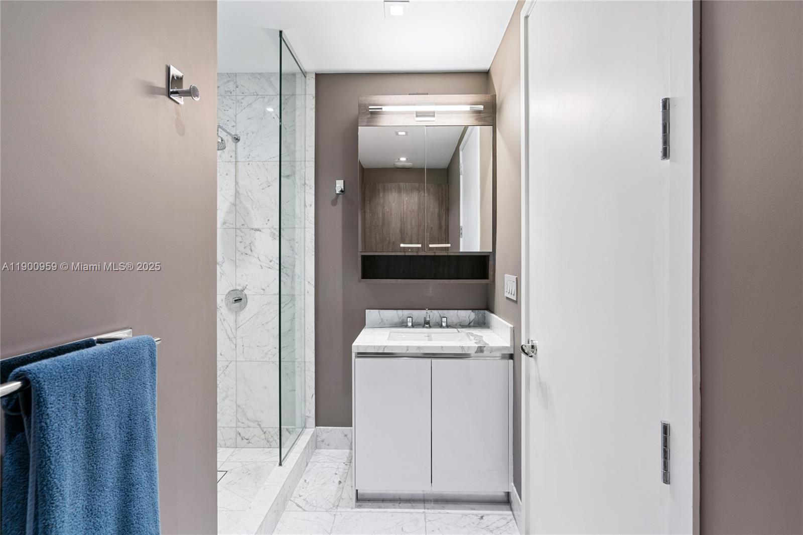 16901 Collins Ave # 2402