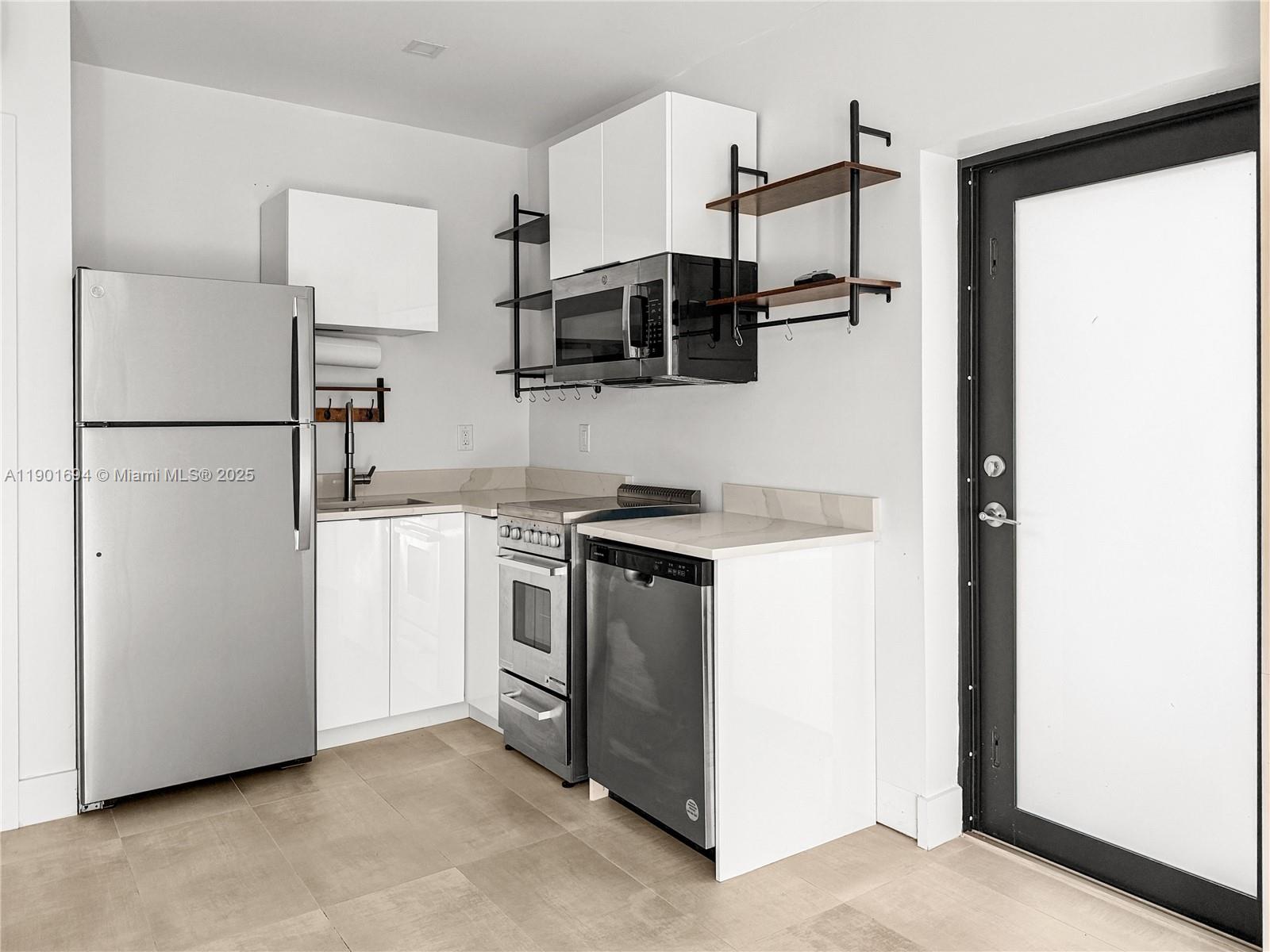 551 NE 26th St # 4, Wilton Manors Unit: 4